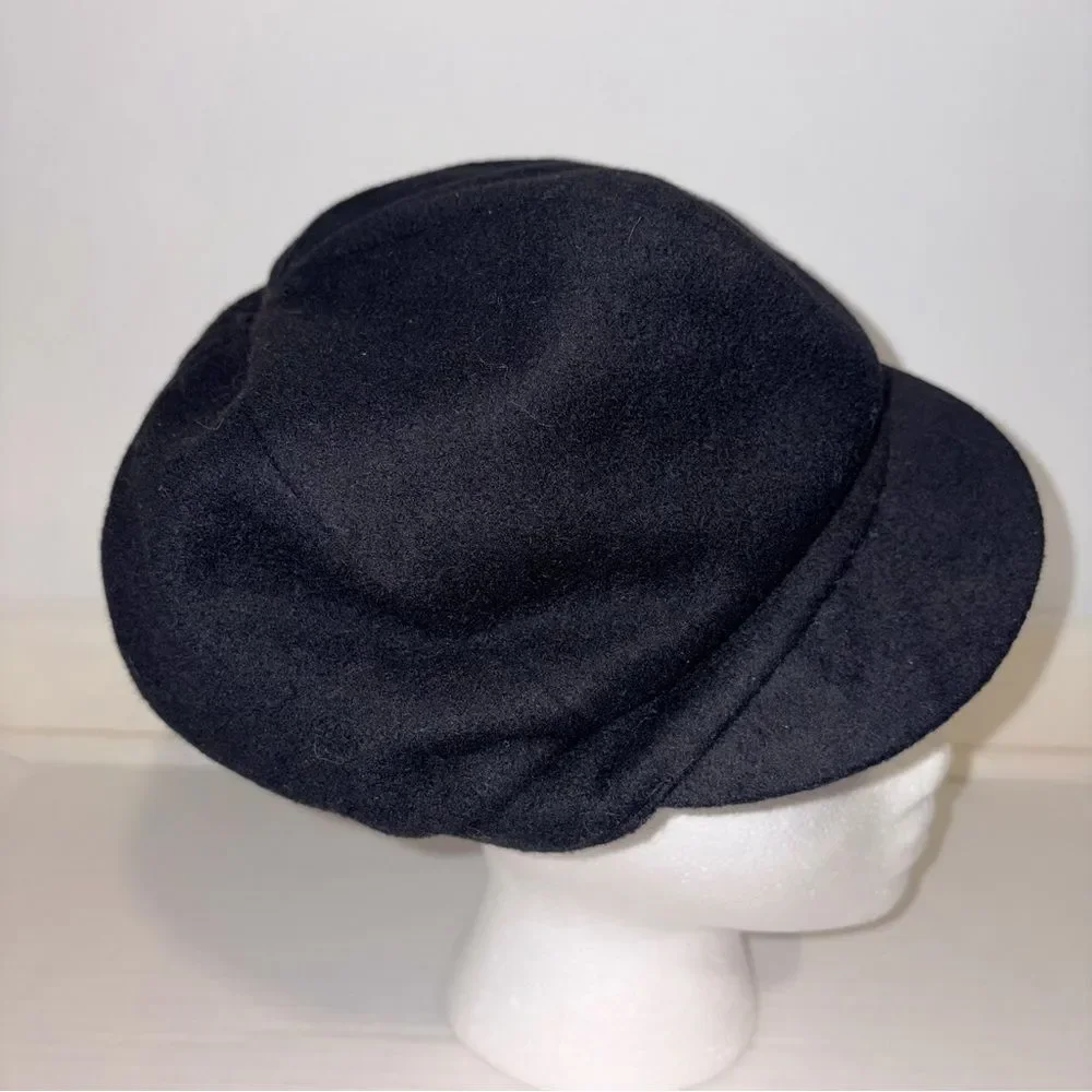 Burberry Newsboy Cap Women Size M Wool Cashmere Quiet Luxury Minimalist Poetcore
